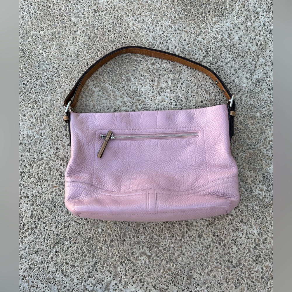 Coach Large pebbled leather Hobo bag in soft pink. - Picture 6 of 17